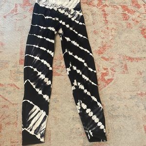 PINK Victoriaβs Secret leggings